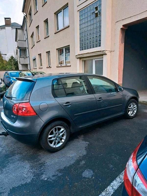 Second-hand VW Golf VI 140 CP (102 kW) 2008 Gri Hatchback