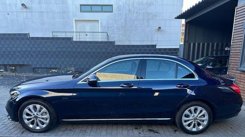 Gebraucht Mercedes C300e 211 PS (155 kW) 2021 Blau Limousine