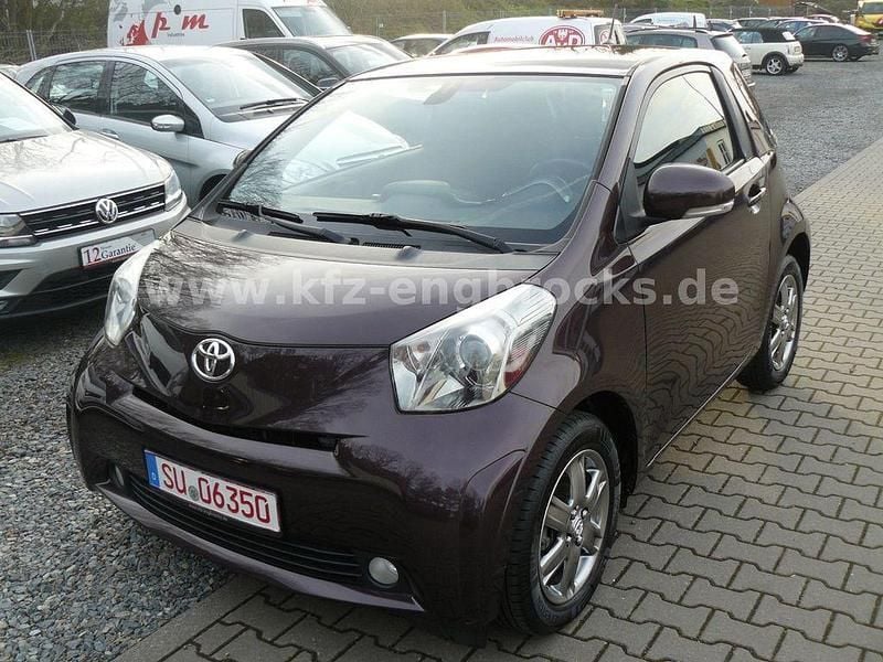 Gebraucht Toyota iQ 68 PS (50 kW) 2009 Braun Kleinwagen