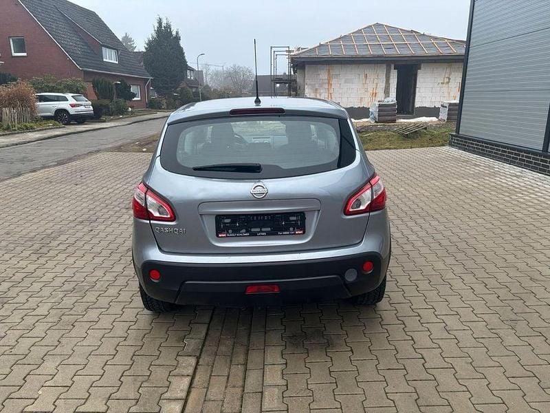 Gebraucht Nissan Qashqai Visia 117 PS (86 kW) 2012 Grau SUV