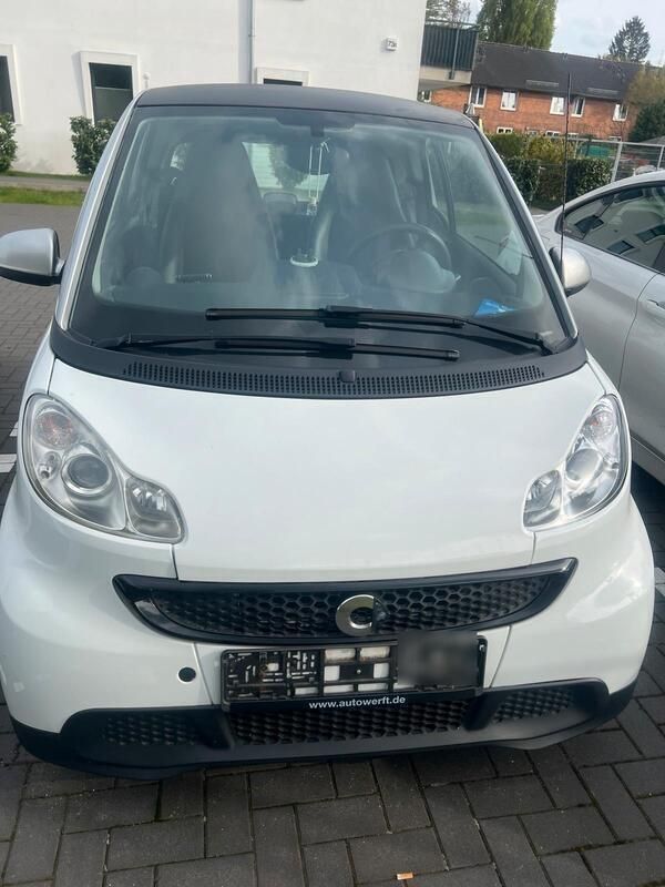 Weiß Gebraucht 2013 Smart ForTwo Coupé Kleinwagen | 4.600 € (Guter Preis) - Bild 1/4
