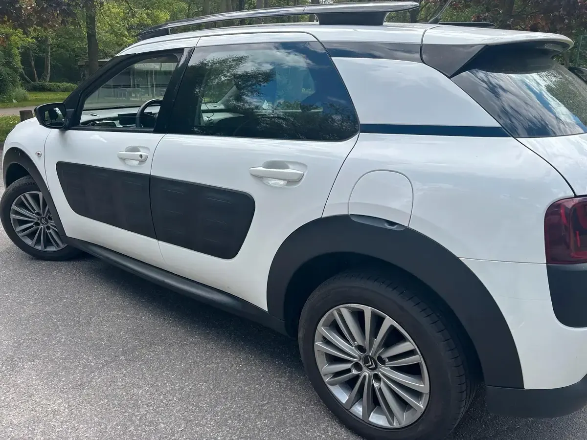 Gebraucht Citroën C4 Cactus PureTech 82 PS (60 kW) 2015 Weiß Kleinwagen