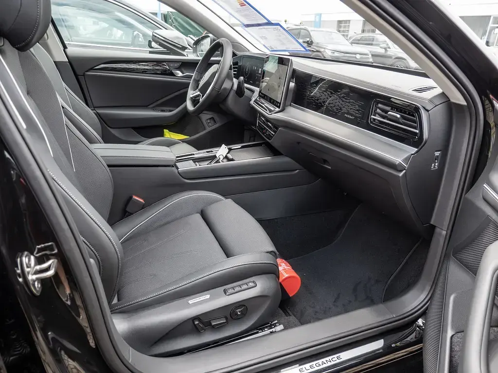 Neu VW Passat Elegance 272 PS (200 kW) 2026 Grenadillschwarz Kombi