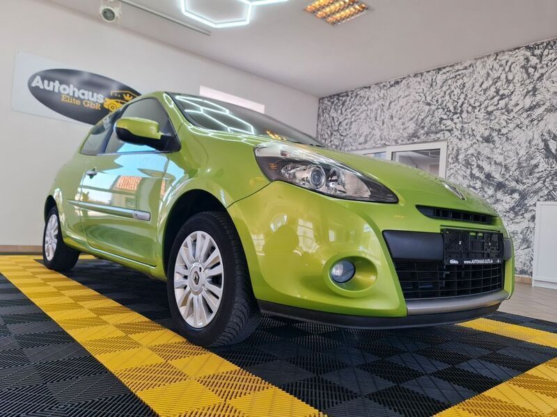 Grün Gebraucht 2010 Renault Clio III Dynamique Kleinwagen | 3.450 € (Fairer Preis) - Bild 1/4