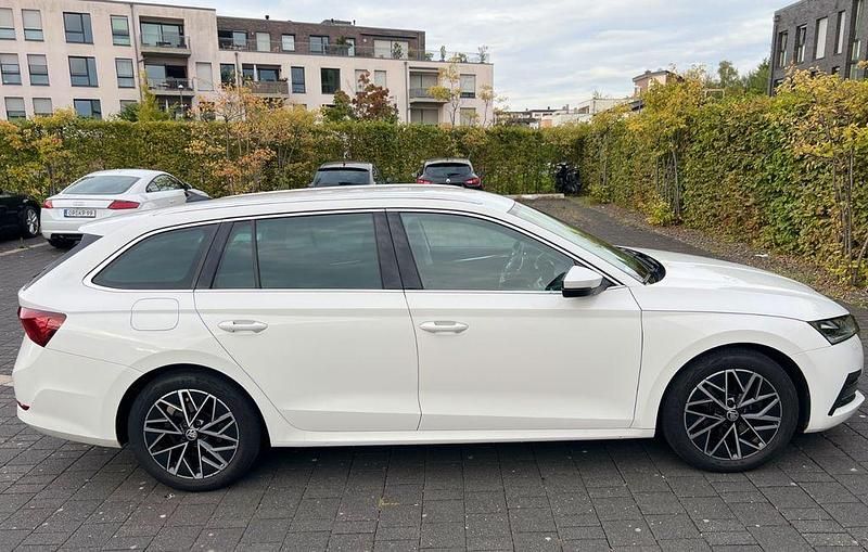 Gebraucht Skoda Octavia SE 150 PS (110 kW) 2022 Weiß Kombi