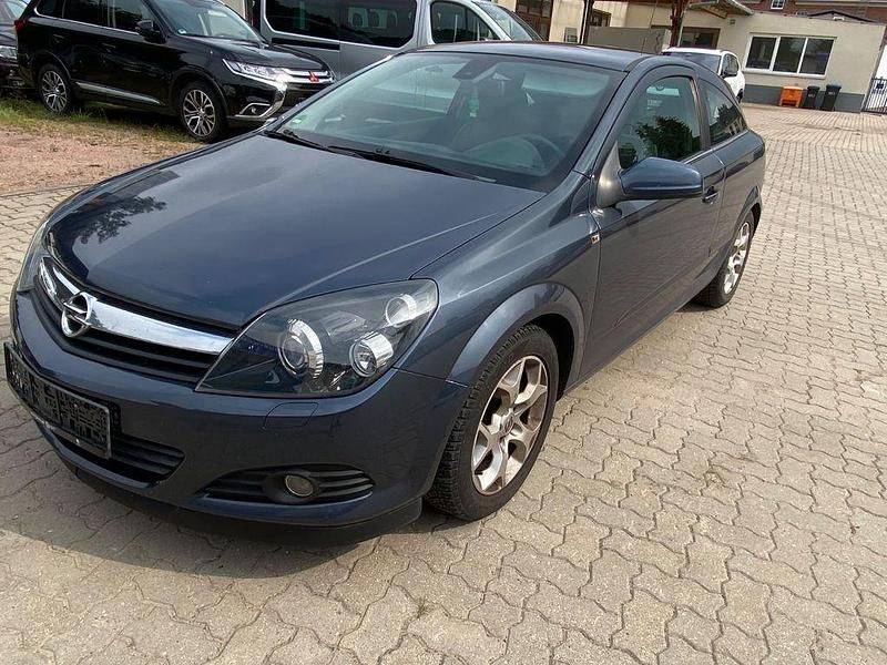 Grau Gebraucht 2006 Opel Astra GTC Cosmo Coupé | 1.790 € (Superpreis) - Bild 1/4