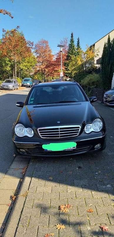 Gebraucht Mercedes C220 Avantgarde 143 PS (105 kW) 2005 Kombi