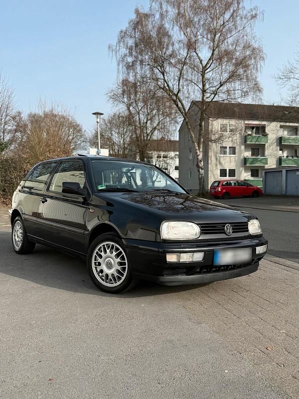 Gebraucht VW Golf III 75 PS (55 kW) 1997 Schwarz Kleinwagen