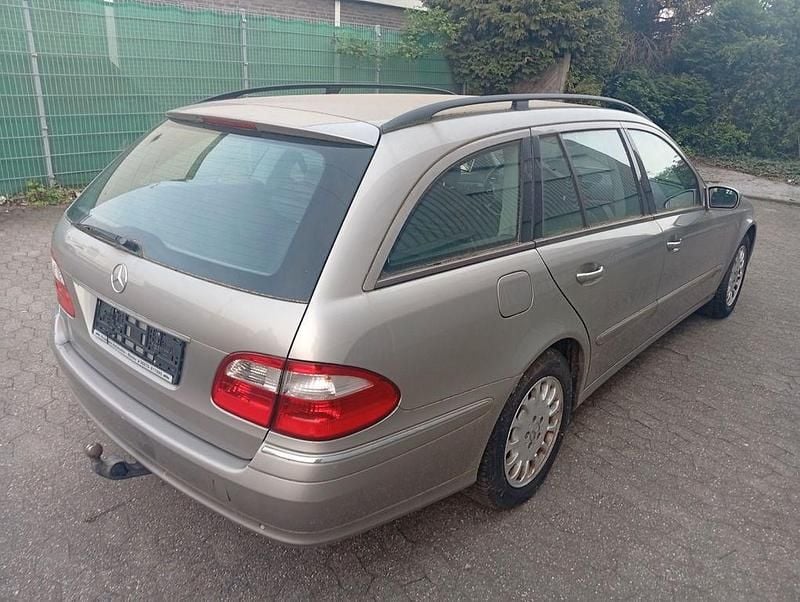Gebraucht Mercedes E320 Avantgarde 204 PS (150 kW) 2004 Grau Limousine