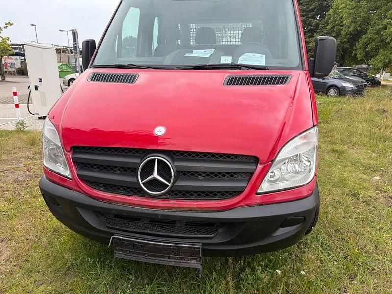 Rot Gebraucht 2011 Mercedes Sprinter Van | 9.999 € (Fairer Preis) - Bild 1/4