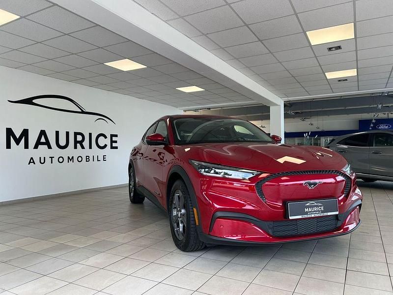 Rot Gebraucht 2022 Ford Mustang Mach-E Extended Range SUV | 33.790 € (Superpreis) - Bild 1/4