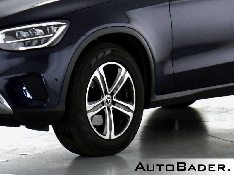Gebraucht Mercedes GLC220 Exclusive 194 PS (142 kW) 2022 890 cavansitblau (metallic) SUV