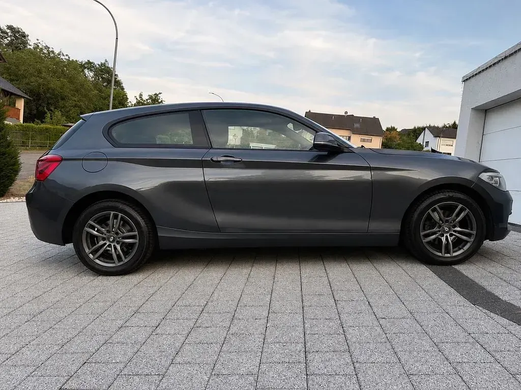 Gebraucht BMW 116 Advantage 109 PS (80 kW) 2018 Grau Kleinwagen