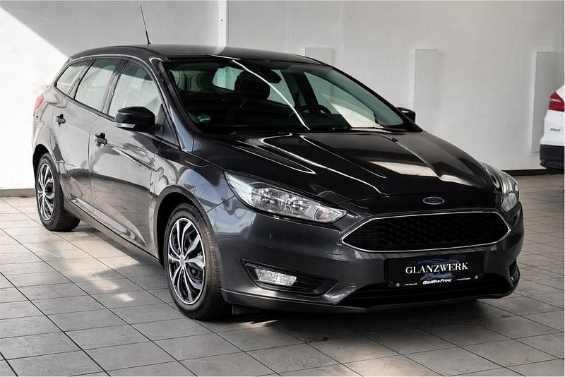 Usata Ford Focus 125 CV (91 kW) 2016 Grigio Station wagon