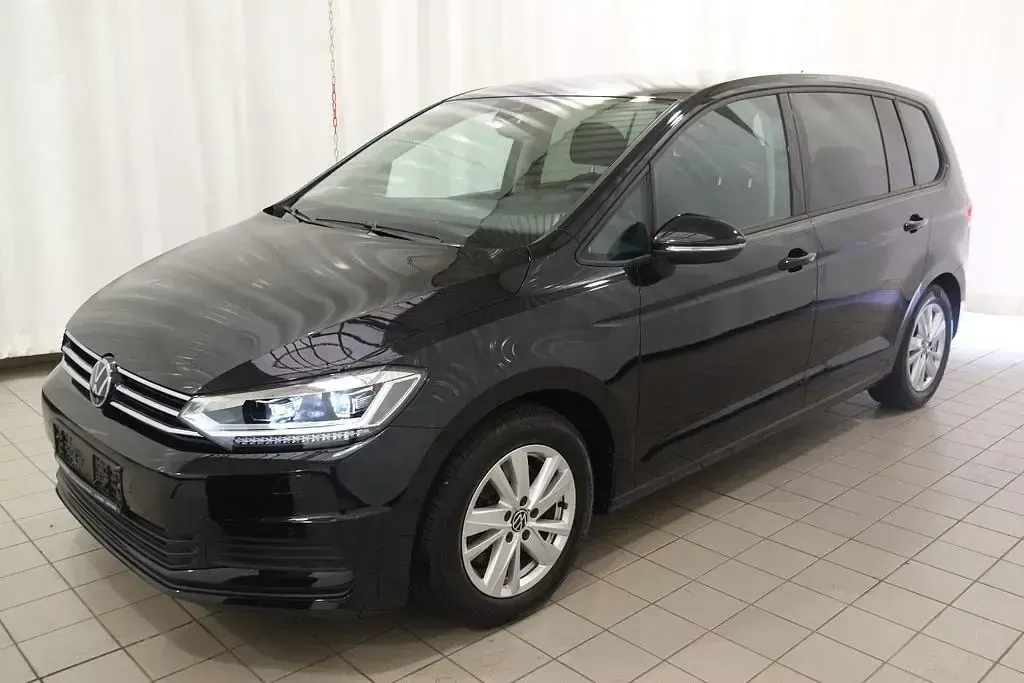 Gebraucht VW Touran Comfortline 150 PS (110 kW) 2025 Schwarz Van / Kleinbus