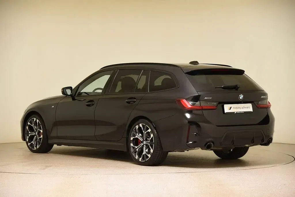 Gebraucht BMW 320 M Sport 190 PS (139 kW) 2025 Black sapphire met. Kombi