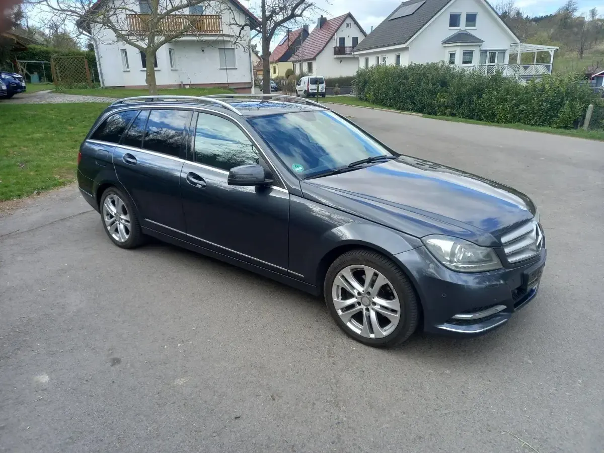 Gebraucht Mercedes 200 139 PS (102 kW) 2014 Grau Kombi