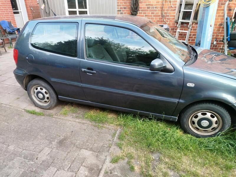 Grau Gebraucht 2002 VW Polo Kleinwagen | 285 € (Superpreis) - Bild 1/4