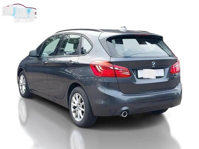Gebraucht BMW 216 Advantage 116 PS (85 kW) 2018 Mineralgrau (metallic) Kombi