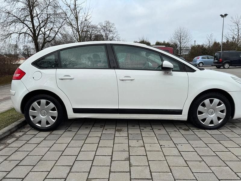Gebraucht Citroën C4 Tonic 109 PS (80 kW) 2010 Weiß Kombi