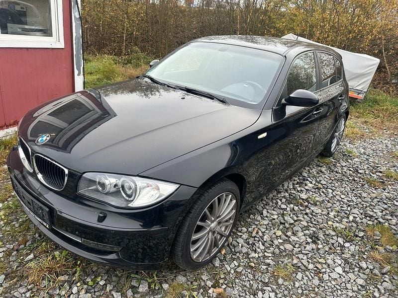 Schwarz Gebraucht 2009 BMW 116 Advantage Kleinwagen | 1.300 € - Bild 1/4