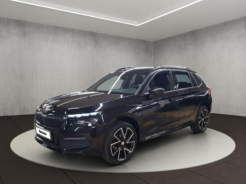 Blackmagic perleffekt Gebraucht 2021 Skoda Kamiq Monte Carlo SUV | 17.950 € (Superpreis) - Bild 1/4
