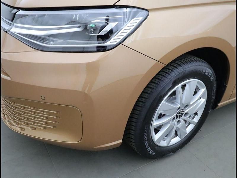 Gebraucht VW Caddy Life 116 PS (85 kW) 2024 Copper bronze, metallic Van / Kleinbus