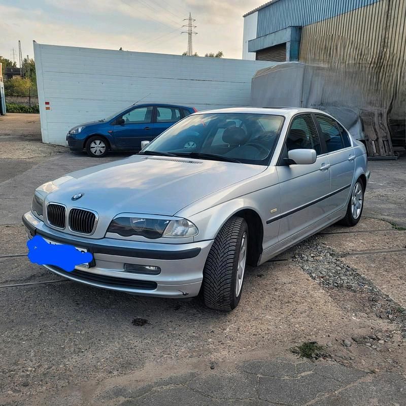 Silber Gebraucht 2000 BMW 323 Limousine | 4.200 € (Teuer) - Bild 1/4
