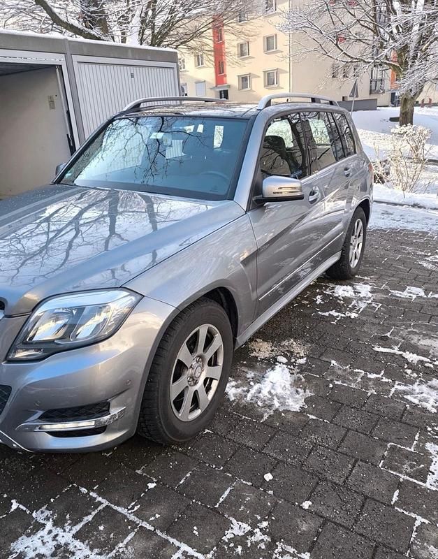 Gebraucht Mercedes 240 143 PS (105 kW) 2014 Silber Limousine