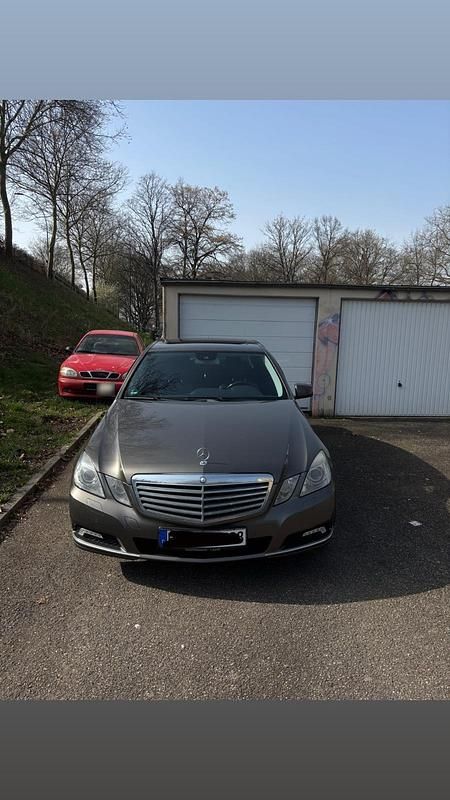 Gebraucht Mercedes E350 231 PS (169 kW) 2009 Grau Limousine