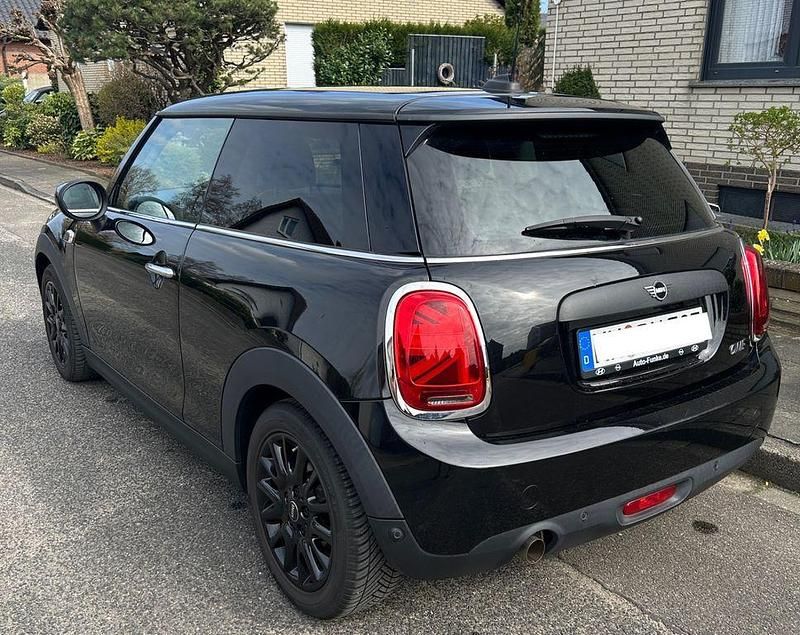 Gebraucht Mini ONE Pepper 102 PS (75 kW) 2021 Schwarz Kleinwagen