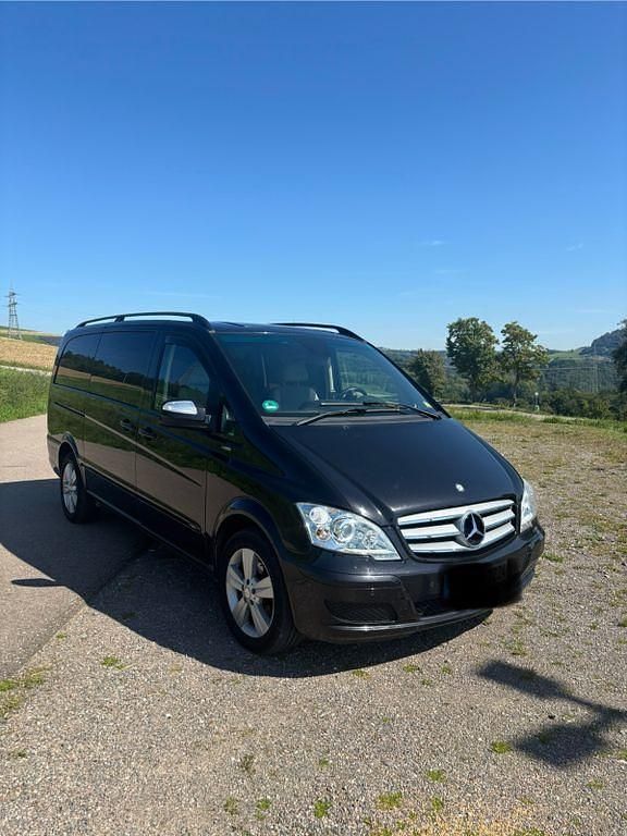 Schwarz Gebraucht 2014 Mercedes Viano Van / Kleinbus | 16.200 € (Superpreis) - Bild 1/4