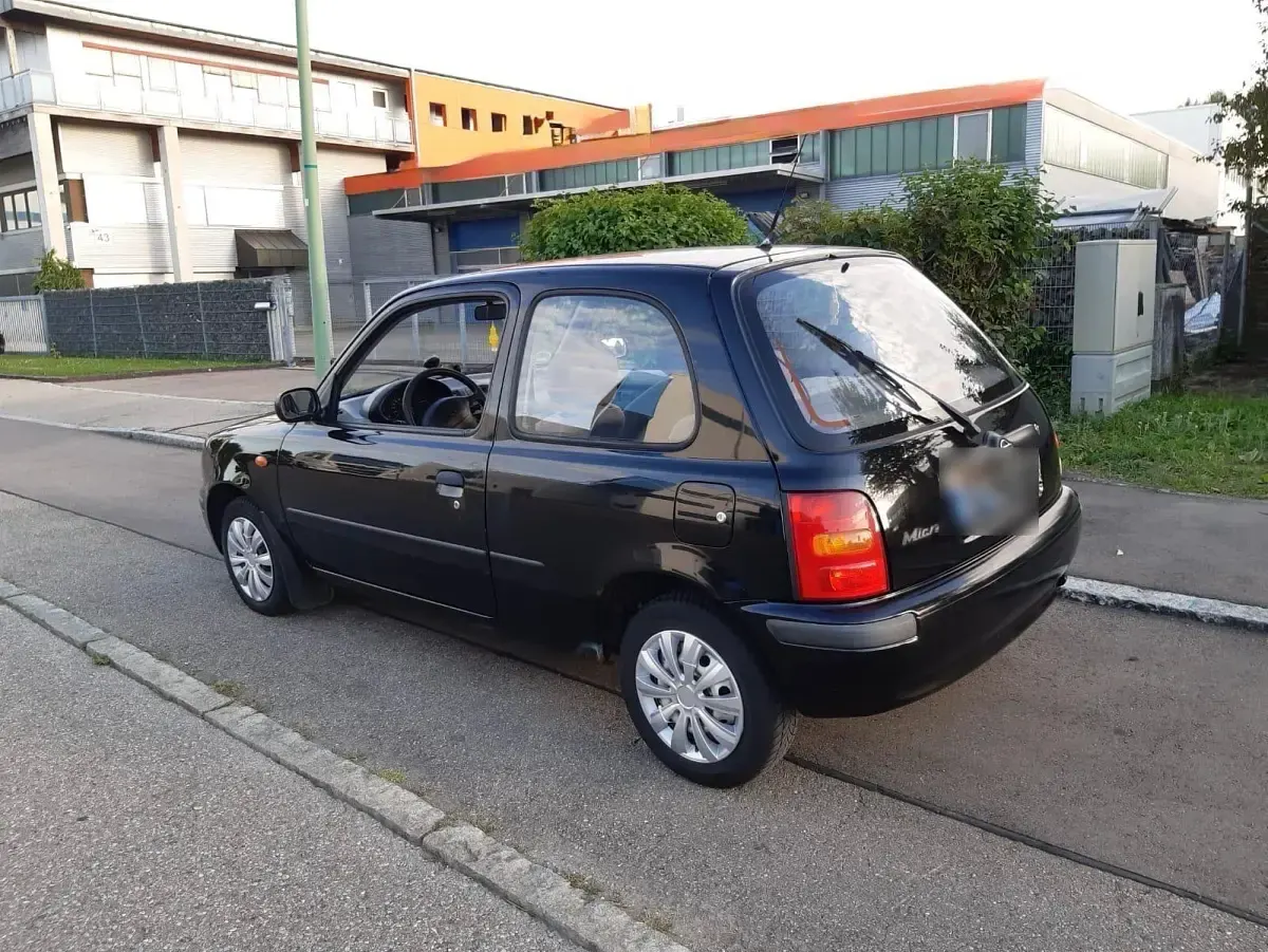 Gebraucht Nissan Micra 54 PS (39 kW) 1998 Schwarz Kleinwagen