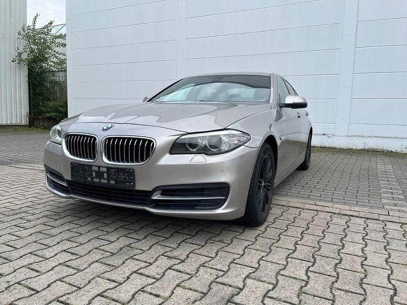 Silber Gebraucht 2014 BMW 525 Performance Limousine | 17.500 € (Fairer Preis) - Bild 1/4