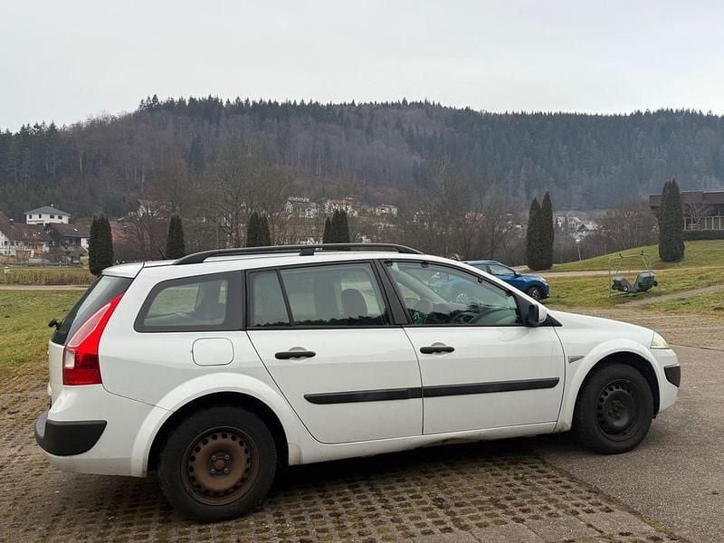 Gebraucht Renault Mégane II Avantage 111 PS (81 kW) 2008 Weiß Limousine