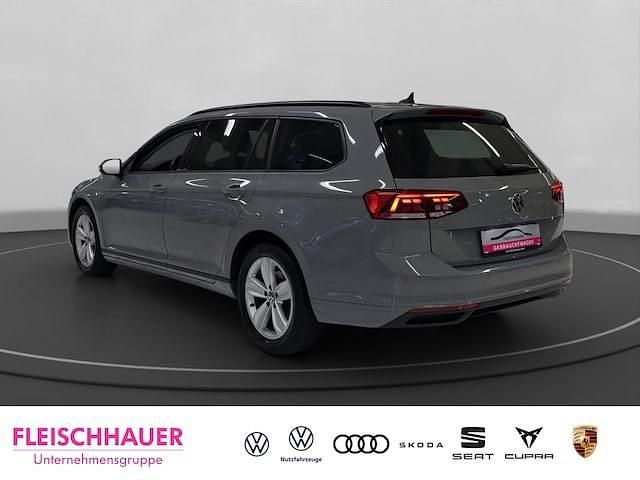 Gebraucht VW Passat Basis 150 PS (110 kW) 2022 Kombi