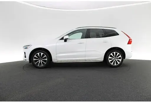 Używany Volvo XC60 Core 197 KM (144 kW) 2023 Biały SUV