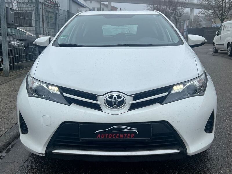 Gebraucht Toyota Auris Cool 99 PS (72 kW) 2014 Weiß Limousine