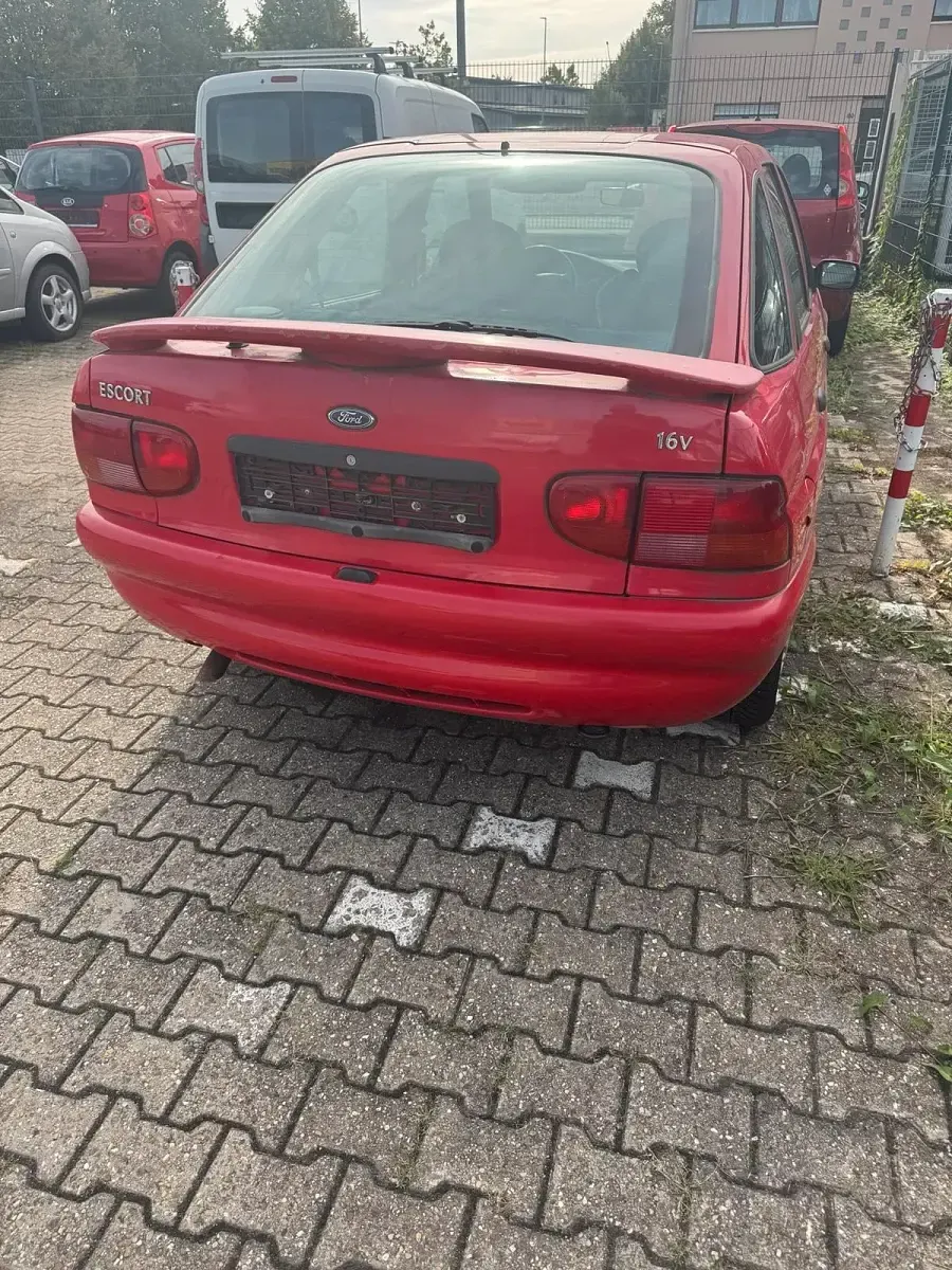 Gebraucht Ford Escort 116 PS (85 kW) 1996 Rot Limousine
