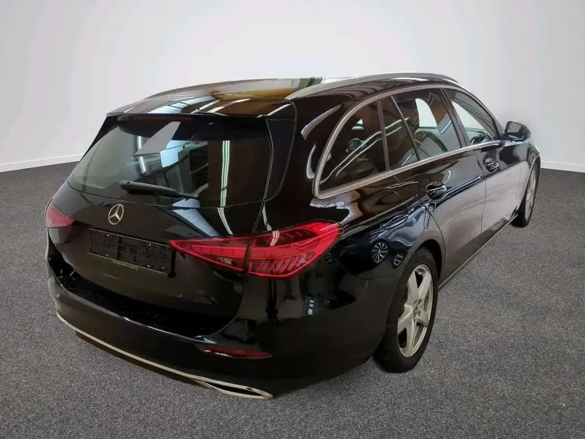 Gebraucht Mercedes C220 Avantgarde 200 PS (147 kW) 2023 Schwarz Kombi