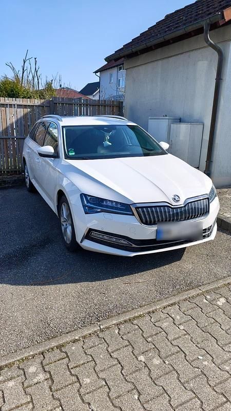 Gebraucht Skoda Superb 218 PS (160 kW) 2020 Weiß Kombi