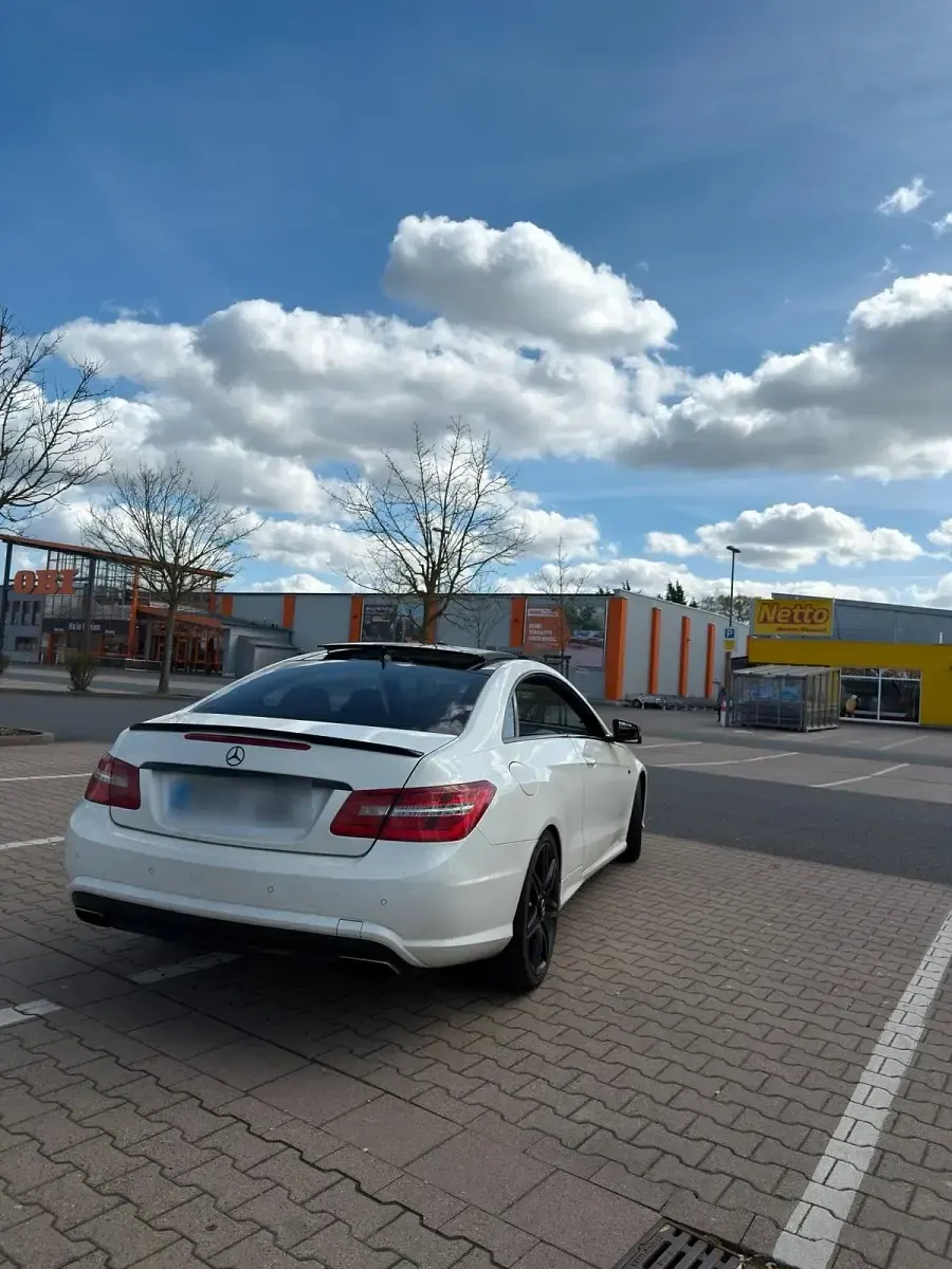 Gebraucht Mercedes E350 231 PS (169 kW) 2011 Weiß Coupé