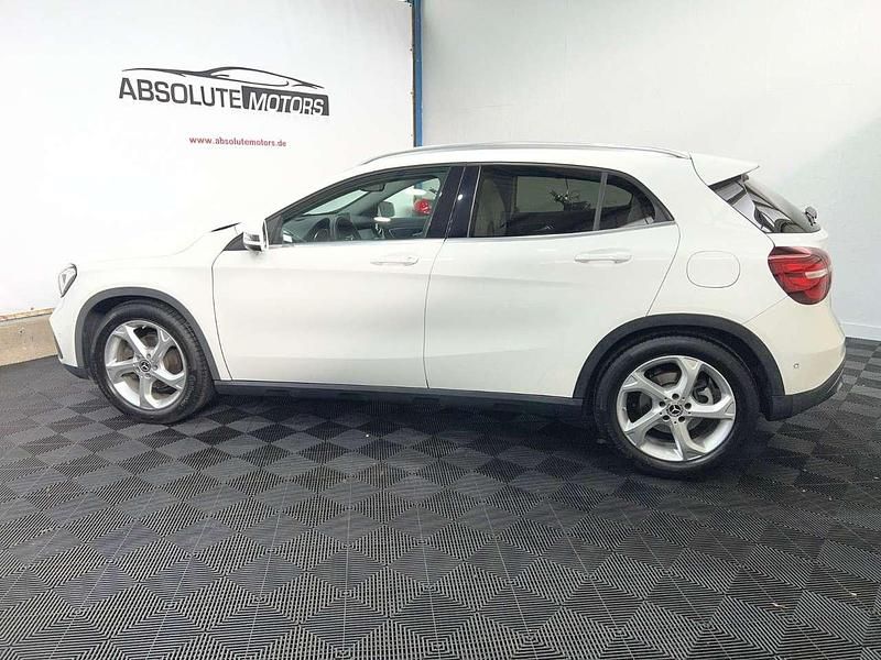Gebraucht Mercedes GLA180 Urban 122 PS (89 kW) 2019 Polarweiss SUV
