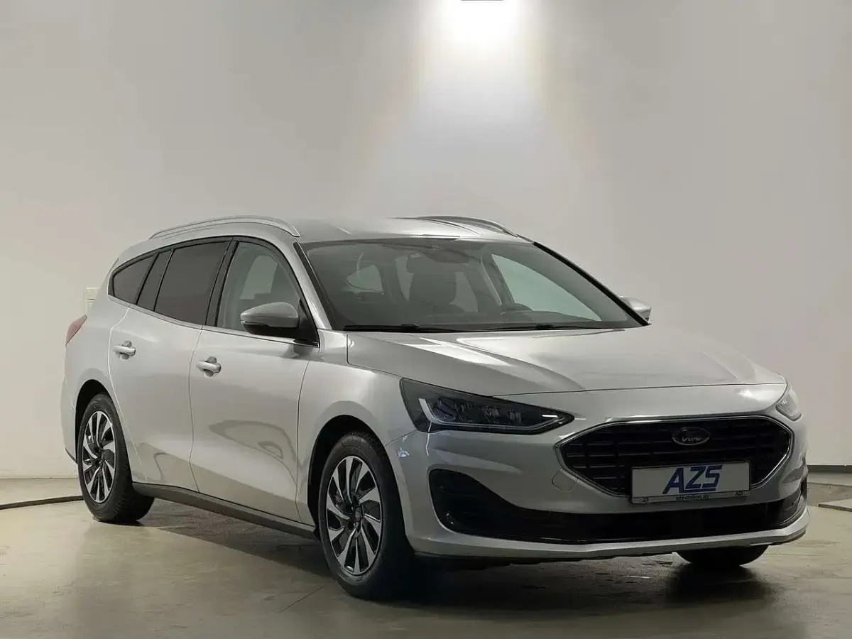 Gebraucht Ford Focus Titanium 125 PS (91 kW) 2024 Silber Limousine