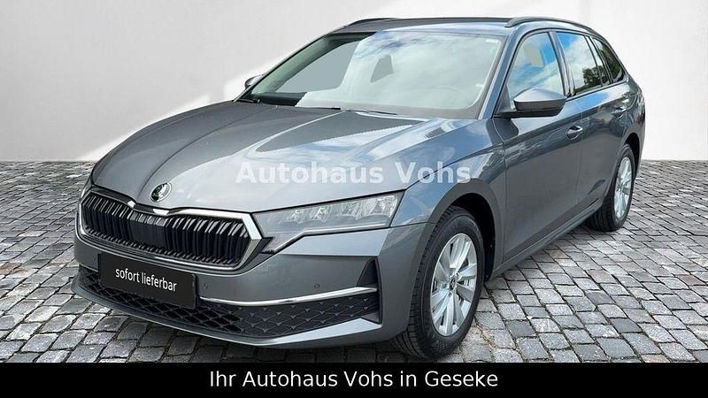 Neu Skoda Octavia Selection 150 PS (110 kW) 2025 Silber Kombi