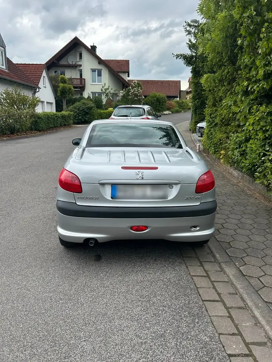 Gebraucht Peugeot 206 CC 109 PS (80 kW) 2001 Grau Cabrio