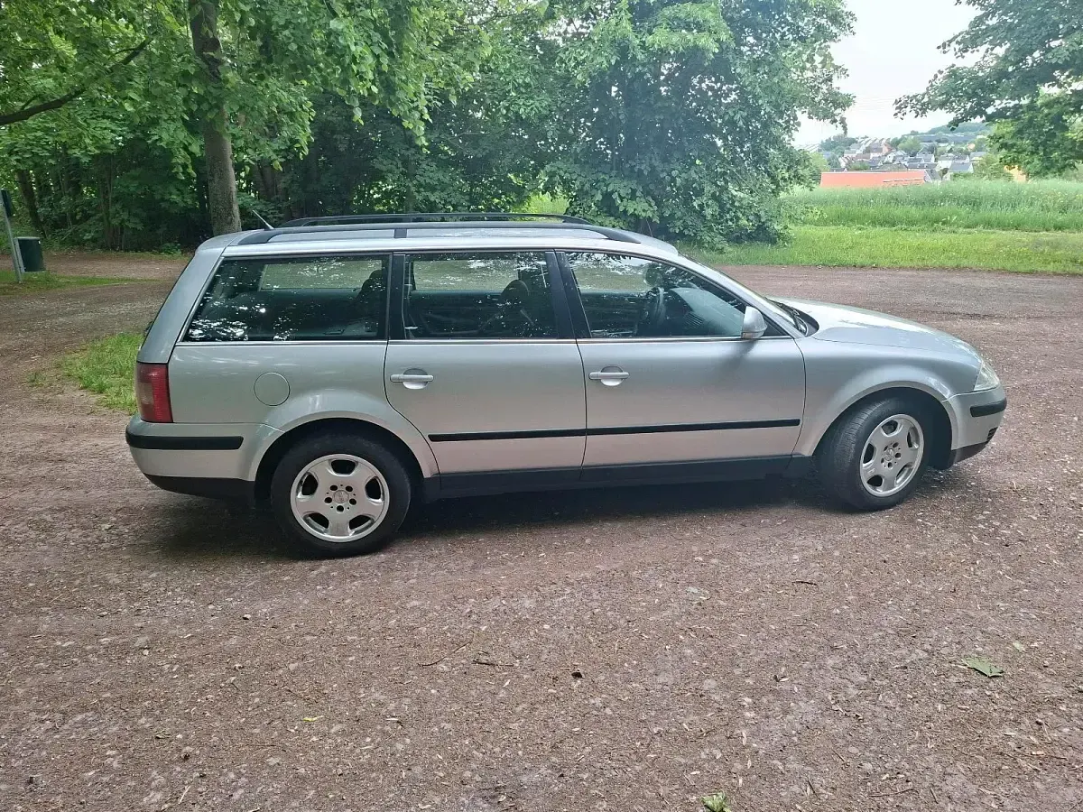 Gebraucht VW Passat 131 PS (96 kW) 2003 Silber Kombi