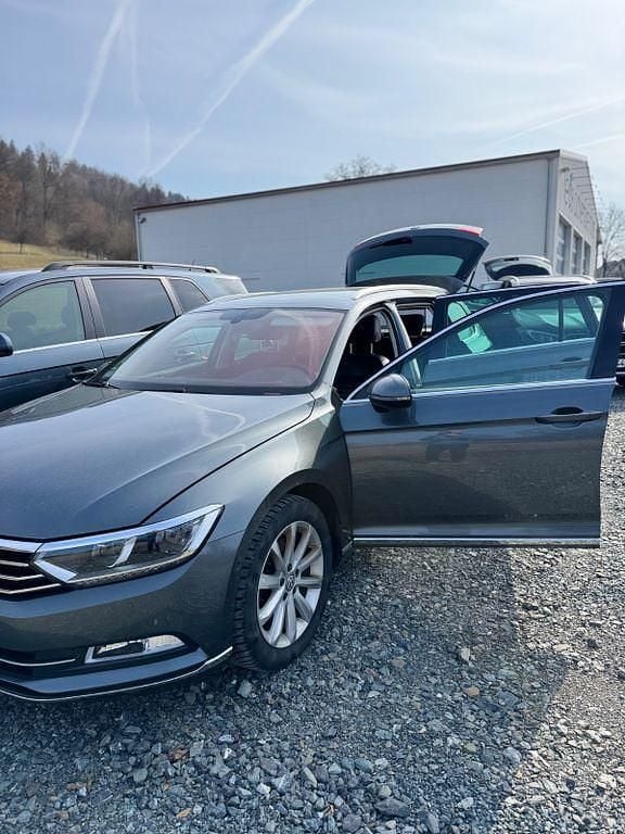 Gebraucht VW Passat Highline 150 PS (110 kW) 2015 Grau Kombi
