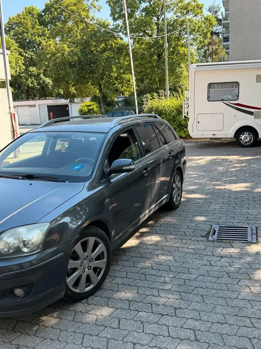 Gebraucht Toyota Avensis T2 189 PS (139 kW) 2008 Grau Limousine