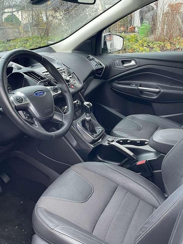 Gebraucht Ford Kuga 150 PS (110 kW) 2013 Weiß SUV